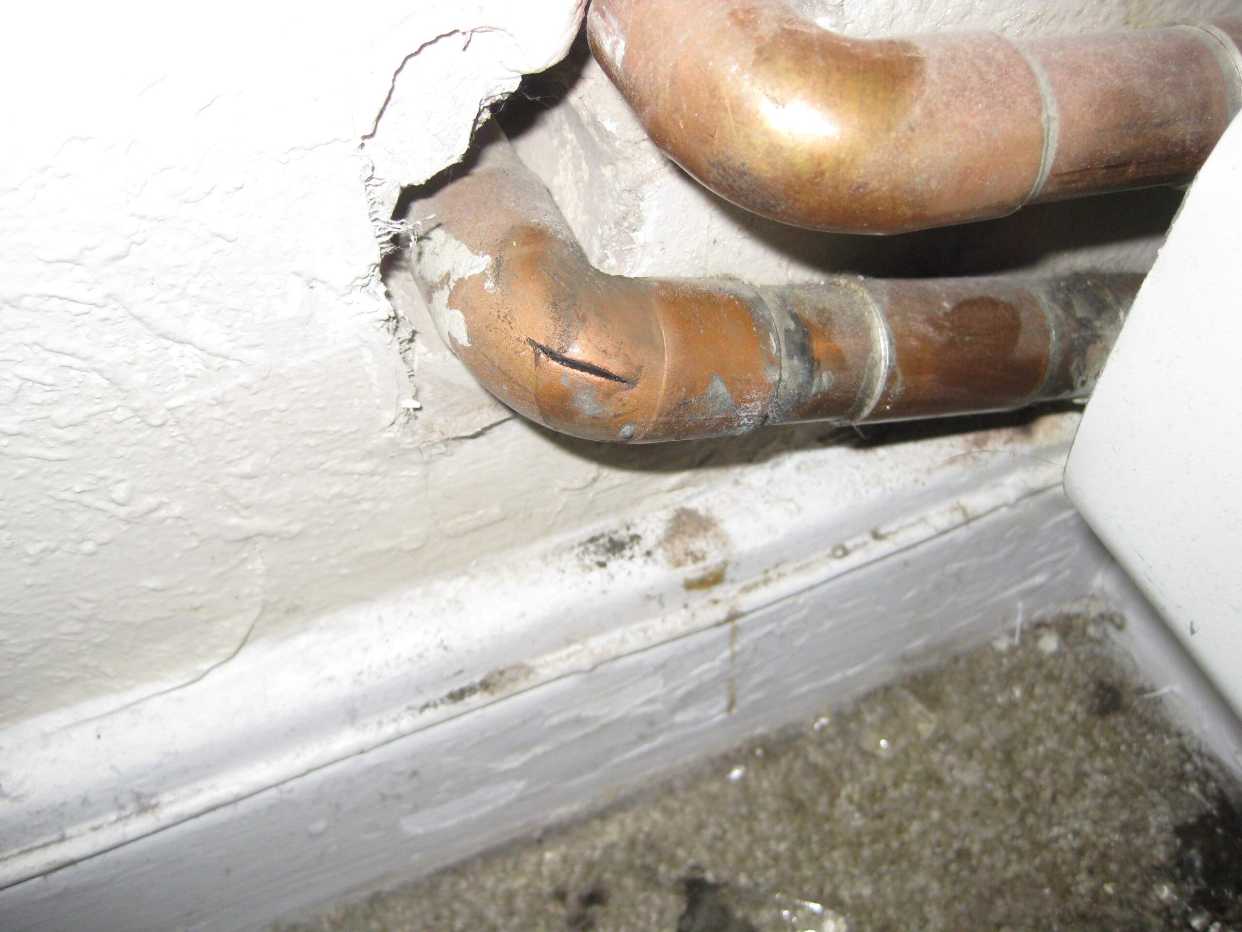 Damaged pipe or wall condition